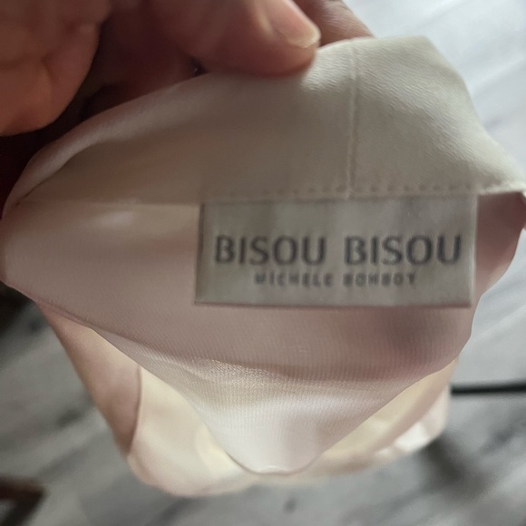 Women’s see thru ivory blouse w wrist ruffles by Bisou Bisou size XL - Picture 5 of 5